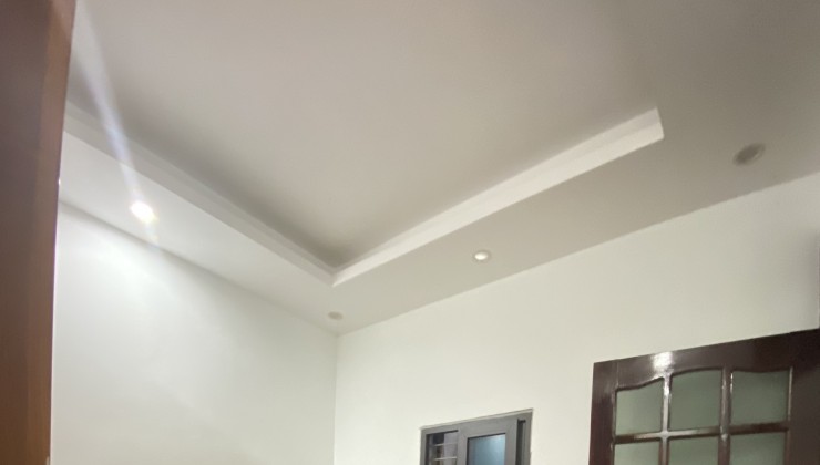 Cho thuê nhà nguyên căn tại 762 Phố Bạch Đằng, ô tô gần, 35m² x 5 tầng,  5N, 4 WC13.5 triệu/th.